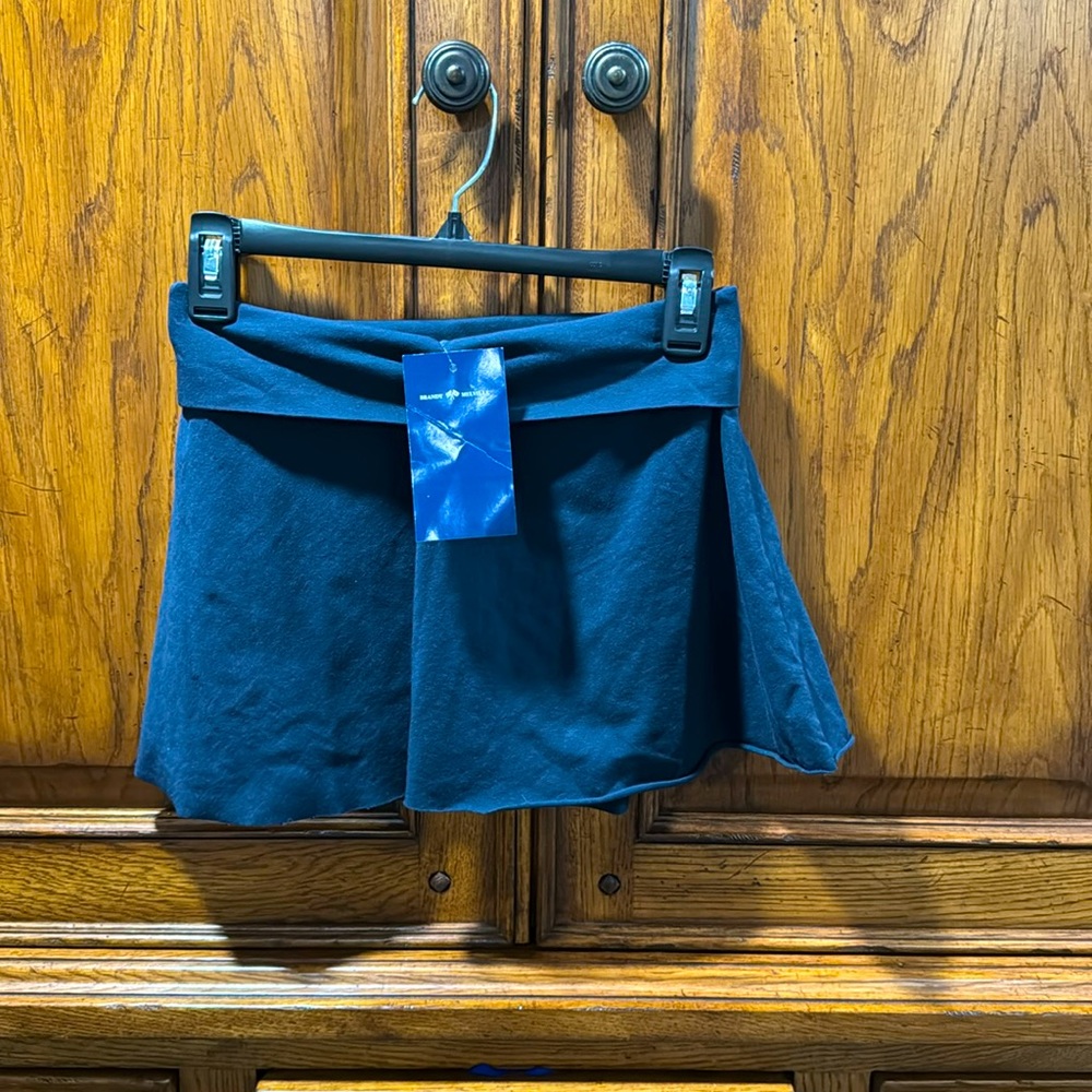 Brandy Melville Navy skirt NWT ONE SIZE